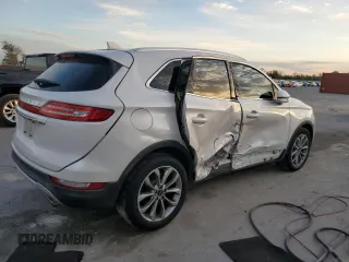 2019 Lincoln MKC Select with VIN 5LMCJ2C9XKUL50191, listed as a Copart auction lot 88648415 with 31,305 mi miles and Salvage title. Bid and sale history available at DreamBid. Image 3.