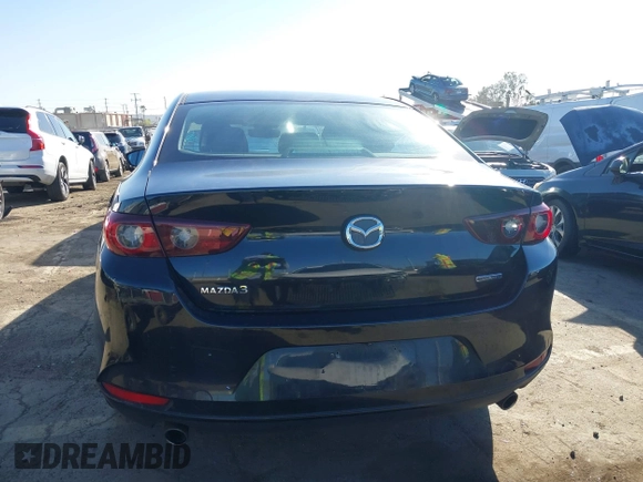 2022 Mazda 3 Carbon Edition z VIN JM1BPACLXN1507604, wystawiony jako IAAI lot #41408768 z przebiegiem 77 239 mil mil oraz . Historia ofert i sprzedaży dostępna na DreamBid. Obrazek 16.