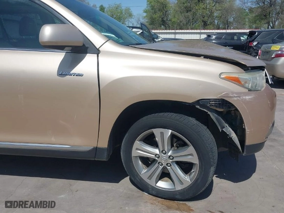 2011 Toyota Highlander Limited with VIN 5TDDK3EH2BS049549, listed as a IAAI auction lot 41838695 with 145,638 mi miles. Bid and sale history available at carsss.com. Image 18.