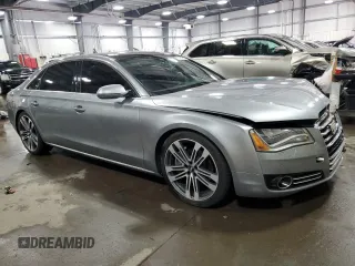 2012 Audi A8 z VIN WAURVAFD3CN025035, wystawiony jako Copart lot #52252915 z przebiegiem 71 312 mil mil oraz Szkoda całkowita • Salvage title. Historia ofert i sprzedaży dostępna na DreamBid. Obrazek 4.