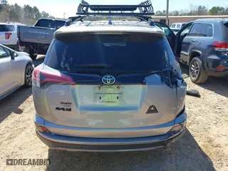 2018 Toyota RAV4 XLE with VIN 2T3WFREV5JW446272, listed as a IAAI auction lot 41897596 with 91,899 mi miles. Bid and sale history available at carsss.com. Image 15.