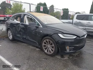 2018 Tesla Model X 75D with VIN 5YJXCBE25JF117801, listed as a IAAI auction lot 41798116 with 95,253 mi miles. Bid and sale history available at carsss.com. Image 1.