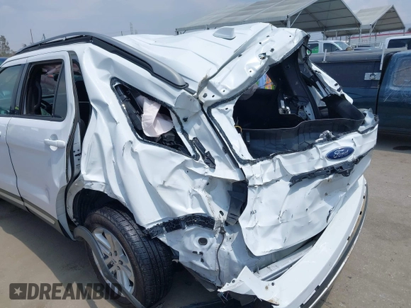 2017 Ford Explorer XLT with VIN 1FM5K7D89HGC85465, listed as a IAAI auction lot 42151342 with Not provided miles and . Bid and sale history available at DreamBid. Image 6.