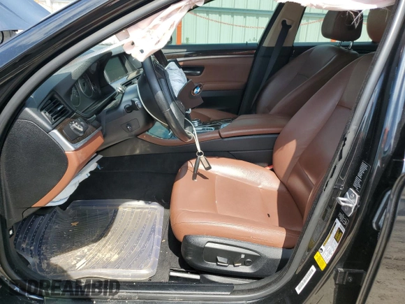 2014 BMW 5 Series 528i z VIN WBA5A5C51ED511933, wystawiony jako Copart lot #55045304 z przebiegiem 140 738 mil mil oraz Szkoda całkowita • Salvage title. Historia ofert i sprzedaży dostępna na DreamBid. Obrazek 7.