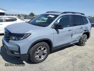2023 Honda Passport TrailSport with VIN 5FNYF8H65PB034276, listed as a Copart auction lot 61831125 with 17,520 mi miles and Salvage title. Bid and sale history available at DreamBid. Image 1.
