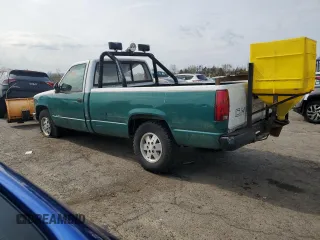 1988 Chevrolet Silverado 1500 with VIN 1GCDK14K8JE202800, listed as a Copart auction lot 53239605 with 186,894 mi miles and Salvage Title. Bid and sale history available at DreamBid. Image 2.