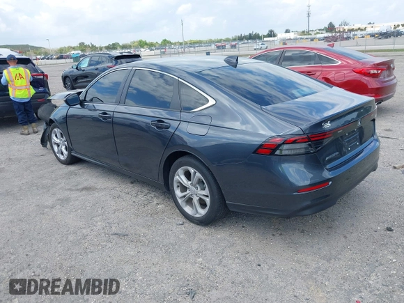 2024 Honda Accord LX z VIN 1HGCY1F21RA015006, wystawiony jako IAAI lot #41733581 z przebiegiem 32 762 mil mil oraz . Historia ofert i sprzedaży dostępna na DreamBid. Obrazek 3.