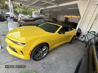 2017 Chevrolet Camaro 1LT z VIN 1G1FB3DS4H0197504, wystawiony jako Copart lot #54631635 z przebiegiem 60 281 mil mil oraz Szkoda całkowita • Salvage title. Historia ofert i sprzedaży dostępna na DreamBid. Obrazek 2.