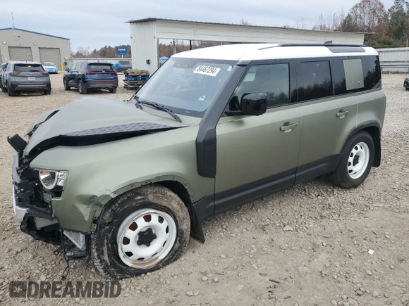 2020 Land Rover Defender z VIN SALEK7EX0L2015467, wystawiony jako Copart lot #84467294 z przebiegiem 10 132 mil mil oraz Szkoda całkowita • Salvage title. Historia ofert i sprzedaży dostępna na DreamBid. Obrazek 1.