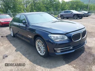 2015 BMW 7 Series 750Li xDrive z VIN WBAYF8C57FD655228, wystawiony jako IAAI lot #42491655 z przebiegiem 143 070 mil mil oraz . Historia ofert i sprzedaży dostępna na DreamBid. Obrazek 1.