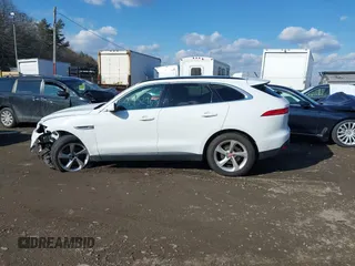 2019 Jaguar F-Pace 25t Premium с VIN SADCJ2FX2KA357093, выставлен на аукционе IAAI как лот 41432963 с пробегом 97 130 миль миль и . История ставок и продаж доступна на DreamBid. Изображение 14.