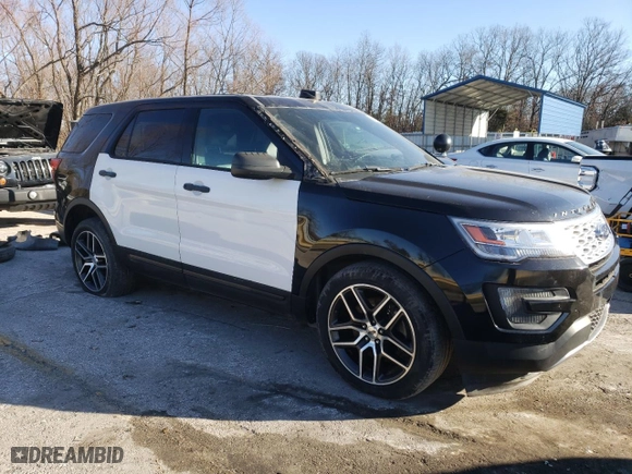 2017 Ford Police Interceptor Utility with VIN 1FM5K8AT4HGD44114, listed as a Copart auction lot 42593145 with 34,407 mi miles and Clean Title. Bid and sale history available at carsss.com. Image 4.