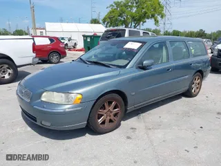 2005 Volvo V70 with VIN YV1SW592152477048, listed as a IAAI auction lot 41875105 with 137,395 mi miles. Bid and sale history available at carsss.com. Image 2.