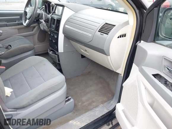 2009 Dodge Grand Caravan SXT z VIN 2D8HN54109R596185, wystawiony jako IAAI lot #42382133 z przebiegiem 207 882 mil mil oraz . Historia ofert i sprzedaży dostępna na DreamBid. Obrazek 5.