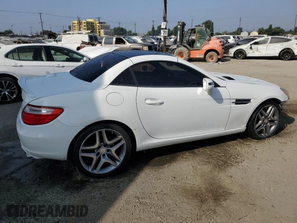 2014 Mercedes-Benz SLK-Class SLK 250 with VIN WDDPK4HA5EF075252, listed as a Copart auction lot 69894144 with 124,204 mi miles and Salvage Title. Bid and sale history available at carsss.com. Image 3.