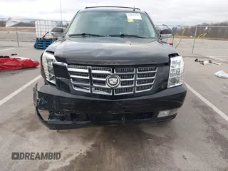2008 Cadillac Escalade EXT z VIN 3GYFK62898G267066, wystawiony jako IAAI lot #41838226 z przebiegiem 115 559 mil mil oraz . Historia ofert i sprzedaży dostępna na DreamBid. Obrazek 6.