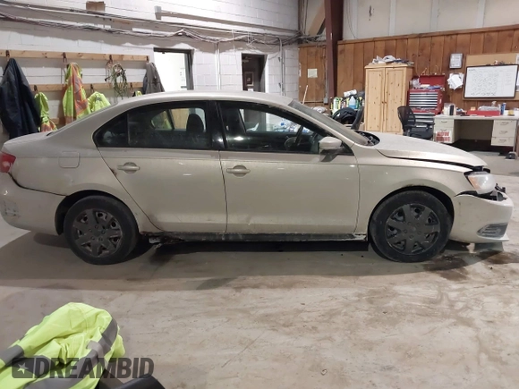2012 Volkswagen Jetta Sedan SE w/Convenience PZEV with VIN 3VWDP7AJ6CM050610, listed as a IAAI auction lot 41435502 with 160,660 mi miles. Bid and sale history available at carsss.com. Image 13.
