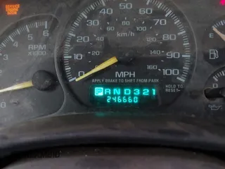 1999 Chevrolet Silverado 1500 LS with VIN 1GCEC19V7XE185680, listed as a IAAI auction lot 42020619 with 246,660 mi miles. Bid and sale history available at carsss.com. Image 12.