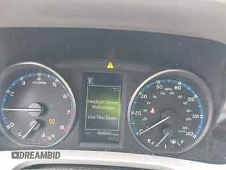 2018 Toyota RAV4 XLE with VIN 2T3RFREV0JW786393, listed as a IAAI auction lot 41997778 with 44,666 mi miles. Bid and sale history available at carsss.com. Image 7.
