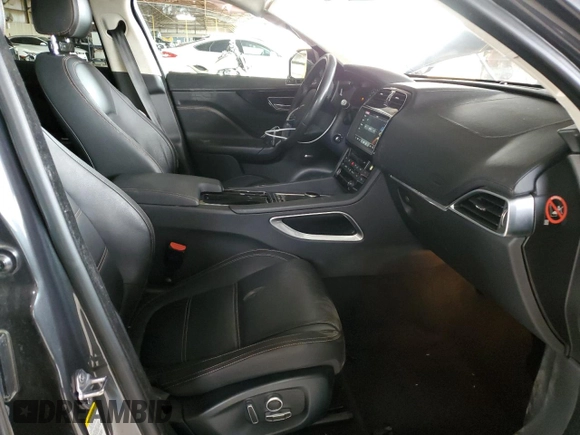 2019 Jaguar F-Pace 25t Prestige z VIN SADCK2FX6KA352301, wystawiony jako Copart lot #59012125 z przebiegiem 98 632 mil mil oraz Szkoda całkowita • Salvage title. Historia ofert i sprzedaży dostępna na DreamBid. Obrazek 7.