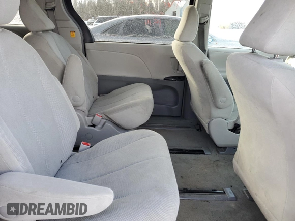 2011 Toyota Sienna with VIN 5TDZK3DC6BS151402, listed as a Copart auction lot 86147774 with 388,569 mi miles and Clean Title. Bid and sale history available at carsss.com. Image 11.