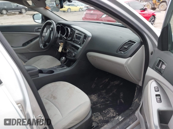 2013 Kia Optima LX with VIN KNAGM4A75D5310401, listed as a IAAI auction lot 41959774 with 198,339 mi miles. Bid and sale history available at carsss.com. Image 5.