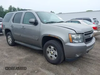 2009 Chevrolet Tahoe 2LT z VIN 1GNFK23069R250256, wystawiony jako IAAI lot #42448620 z przebiegiem 207 255 mil mil oraz . Historia ofert i sprzedaży dostępna na DreamBid. Obrazek 1.