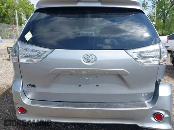 2011 Toyota Sienna SE with VIN 5TDXK3DC4BS152605, listed as a IAAI auction lot 42197758 with 202,829 mi miles and . Bid and sale history available at DreamBid. Image 16.