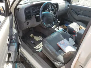 1995 Isuzu Rodeo с VIN 4S2CM58VXS4374193, выставлен на аукционе Copart как лот 54189275 с пробегом 164 756 миль миль и Списание • Salvage title. История ставок и продаж доступна на DreamBid. Изображение 8.