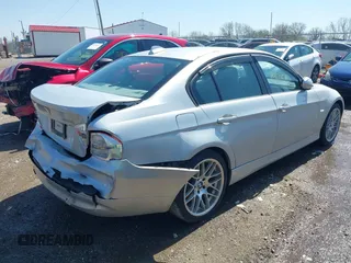 2006 BMW 3 Series 325i z VIN WBAVB13556PT00062, wystawiony jako IAAI lot #41912808 z przebiegiem 190 885 mil mil oraz . Historia ofert i sprzedaży dostępna na DreamBid. Obrazek 4.