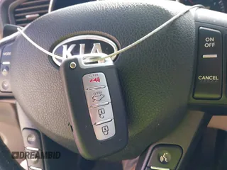 2011 Kia Optima EX z VIN KNAGN4A77B5054305, wystawiony jako IAAI lot #42387864 z przebiegiem 147 229 mil mil oraz . Historia ofert i sprzedaży dostępna na DreamBid. Obrazek 11.