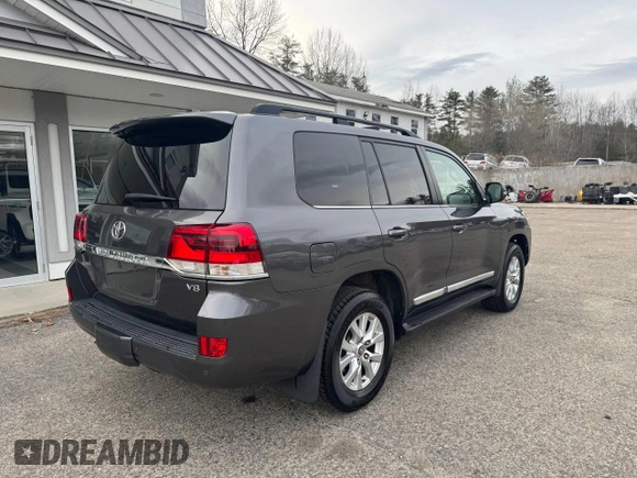 2017 Toyota Land Cruiser z VIN JTMCY7AJ5H4049172, wystawiony jako Copart lot #51363615 z przebiegiem 204 444 mil mil oraz Czysty tytuł • Clean title. Historia ofert i sprzedaży dostępna na DreamBid. Obrazek 4.