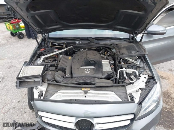 2018 Mercedes-Benz C-Class C 300 with VIN 55SWF4JBXJU265610, listed as a IAAI auction lot 41626070 with 46,071 mi miles. Bid and sale history available at carsss.com. Image 10.