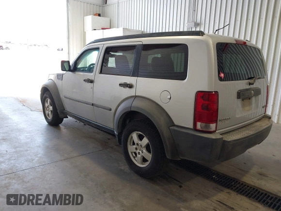 2007 Dodge Nitro SXT z VIN 1D8GT28K17W615978, wystawiony jako IAAI lot #41955211 z przebiegiem 142 741 mil mil oraz . Historia ofert i sprzedaży dostępna na DreamBid. Obrazek 3.