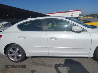 2013 Acura ILX Technology z VIN 19VDE1F73DE018446, wystawiony jako IAAI lot #42486503 z przebiegiem 76 249 mil mil oraz . Historia ofert i sprzedaży dostępna na DreamBid. Obrazek 13.