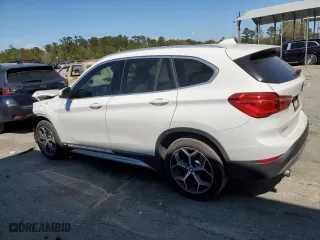 2018 BMW X1 sDrive28i with VIN WBXHU7C31J5L06010, listed as a Copart auction lot 50690995 with 44,092 mi miles and Salvage Title. Bid and sale history available at carsss.com. Image 2.
