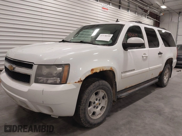 2008 Chevrolet Suburban Commercial with VIN 1GNFK16348J196002, listed as a IAAI auction lot 41378119 with 287,078 mi miles. Bid and sale history available at carsss.com. Image 2.