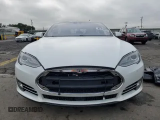 2016 Tesla Model S 90D with VIN 5YJSA1E26GF133699, listed as a Copart auction lot 62703535 with Not provided miles and Salvage title. Bid and sale history available at DreamBid. Image 5.