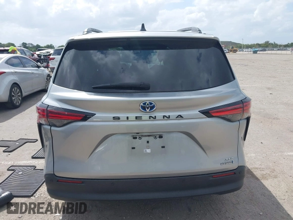 2021 Toyota Sienna XLE with VIN 5TDYRKEC2MS072800, listed as a IAAI auction lot 41918739 with 47,921 mi miles and . Bid and sale history available at DreamBid. Image 16.