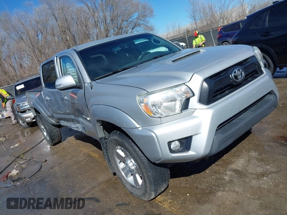 2013 Toyota Tacoma with VIN 3TMMU4FN8DM054973, listed as a IAAI auction lot 41659232 with 113,734 mi miles. Bid and sale history available at carsss.com. Image 1.