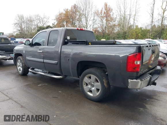 2010 Chevrolet Silverado 1500 LT with VIN 1GCSCSE03AZ202381, listed as a IAAI auction lot 41597602 with 251,154 mi miles and . Bid and sale history available at DreamBid. Image 3.