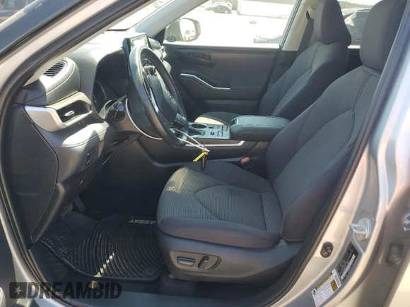 2021 Toyota Highlander L with VIN 5TDBZRBH9MS546739, listed as a Copart auction lot 52538315 with 31,286 mi miles and Non repairable. Bid and sale history available at DreamBid. Image 7.