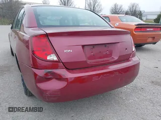 2005 Saturn ION ION 2 z VIN 1G8AJ52FX5Z112897, wystawiony jako IAAI lot #41991920 z przebiegiem 149 653 mil mil oraz . Historia ofert i sprzedaży dostępna na DreamBid. Obrazek 6.