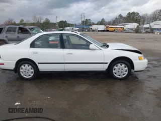 1996 Honda Accord LX with VIN 1HGCD5633TA266516, listed as a IAAI auction lot 41839684 with 162,523 mi miles and . Bid and sale history available at carsss.com. Image 12.