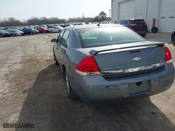 2008 Chevrolet Impala LT with VIN 2G1WT58K789181032, listed as a IAAI auction lot 41838709 with 231,411 mi miles. Bid and sale history available at carsss.com. Image 3.