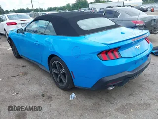 2024 Ford Mustang EcoBoost z VIN 1FAGP8UH8R5129750, wystawiony jako IAAI lot #42779808 z przebiegiem 20 652 mil mil oraz . Historia ofert i sprzedaży dostępna na DreamBid. Obrazek 3.