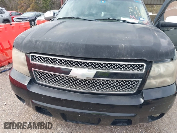 2008 Chevrolet Avalanche LTZ z VIN 3GNEC12018G291364, wystawiony jako IAAI lot #41741861 z przebiegiem 220 181 mil mil oraz . Historia ofert i sprzedaży dostępna na DreamBid. Obrazek 6.