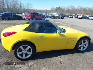 2007 Pontiac Solstice z VIN 1G2MB35B87Y138649, wystawiony jako IAAI lot #41791311 z przebiegiem 65 740 mil mil oraz . Historia ofert i sprzedaży dostępna na DreamBid. Obrazek 13.