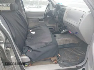 2001 Ford Explorer XLT z VIN 1FMZU73E31ZA54199, wystawiony jako IAAI lot #41436931 z przebiegiem 212 087 mil mil oraz . Historia ofert i sprzedaży dostępna na DreamBid. Obrazek 5.