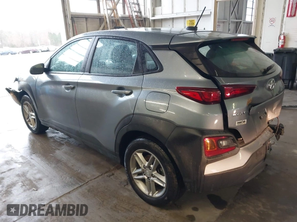 2021 Hyundai Kona SE z VIN KM8K1CAA4MU645470, wystawiony jako IAAI lot #41727340 z przebiegiem 71 932 mil mil oraz . Historia ofert i sprzedaży dostępna na DreamBid. Obrazek 3.